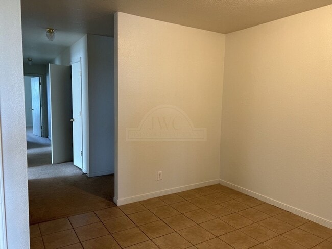 Building Photo - 2104 Schorn Dr