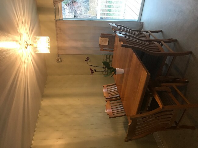 Building Photo - 1121 Ponderosa Dr