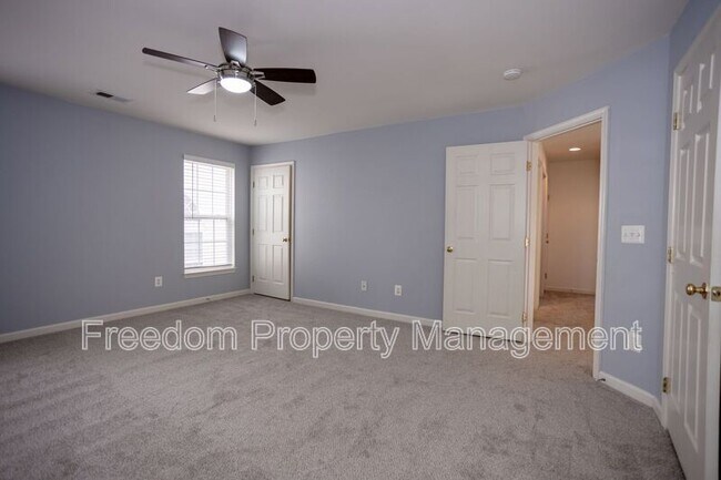 Building Photo - 6004 Abernethy Ln