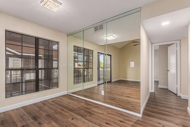 Building Photo - Ready for IMMEDIATE MOVE IN!