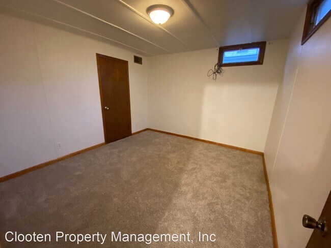 Building Photo - 4 br, 2 bath House - 2112 East Avenue D