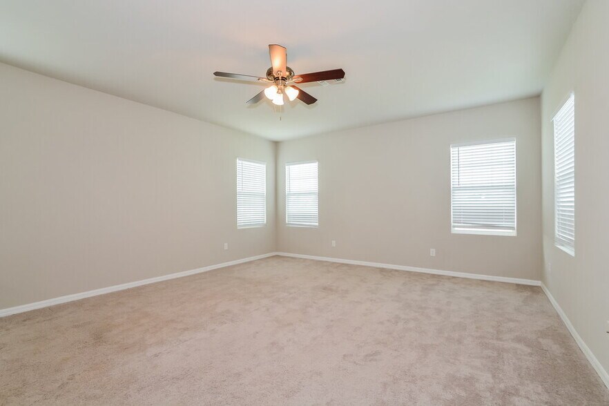 Building Photo - 2484 Gold Dust Dr