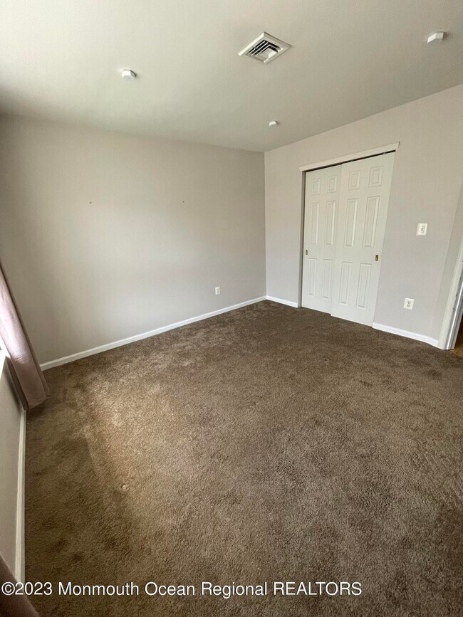 Building Photo - 48 Timberline Dr