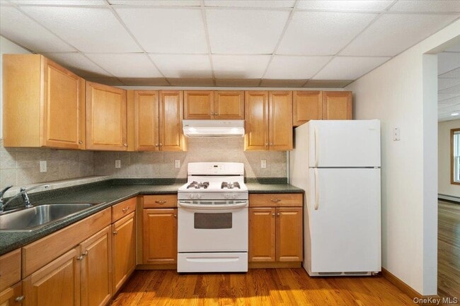 Building Photo - 272 Brewster Hill Rd