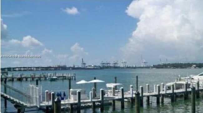 Building Photo - 1000 West Ave