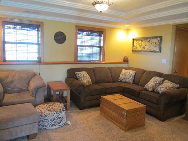 Building Photo - Beautiful 4 Bedroom Available For Rent!