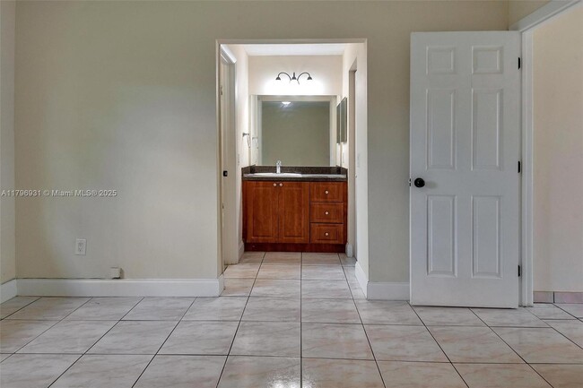 Building Photo - 13828 SW 283rd Terrace
