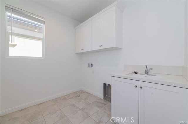 Building Photo - 20756 Spruce Cir