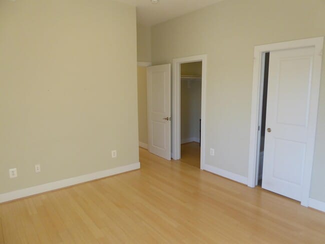 Building Photo - 1801 Swann St NW