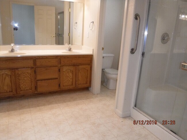 Building Photo - 1335 Meadowlark Way