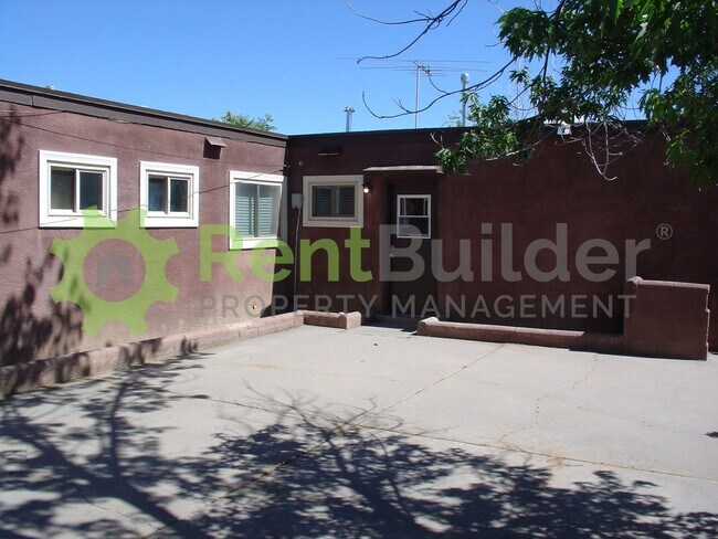 Building Photo - 9801 Snow Heights Blvd NE