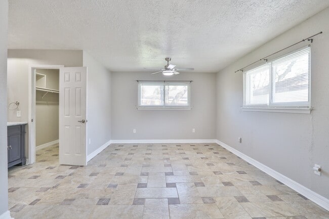 Building Photo - 509 Belmont Dr