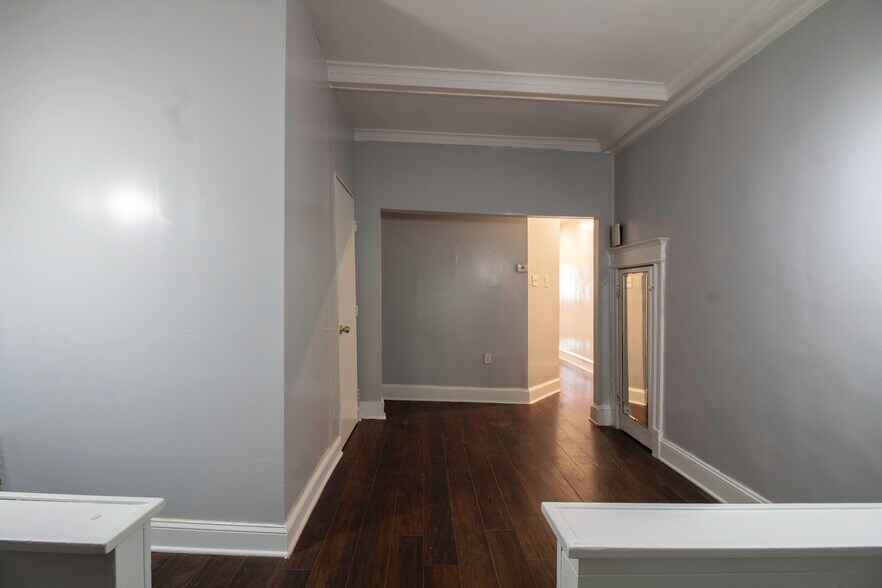 Building Photo - 6008 Jefferson St