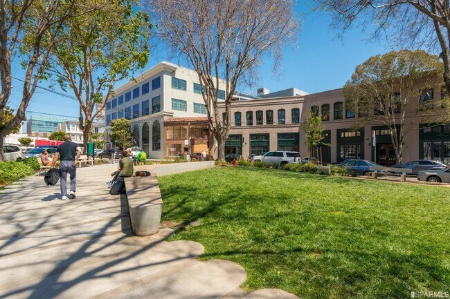 Building Photo - 219 Brannan St