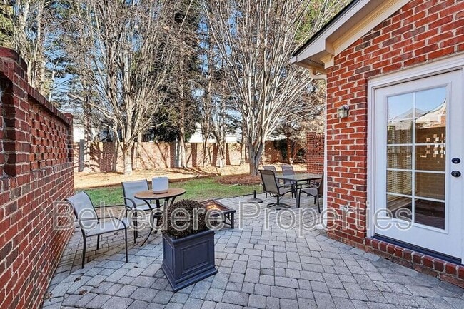 Building Photo - 5409 Ridingate Ct