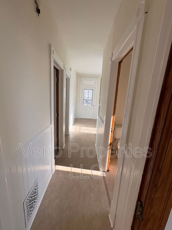 Building Photo - 109 Third Street