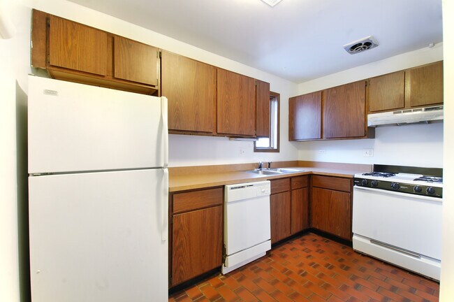 Building Photo - 1255 W Belden Ave