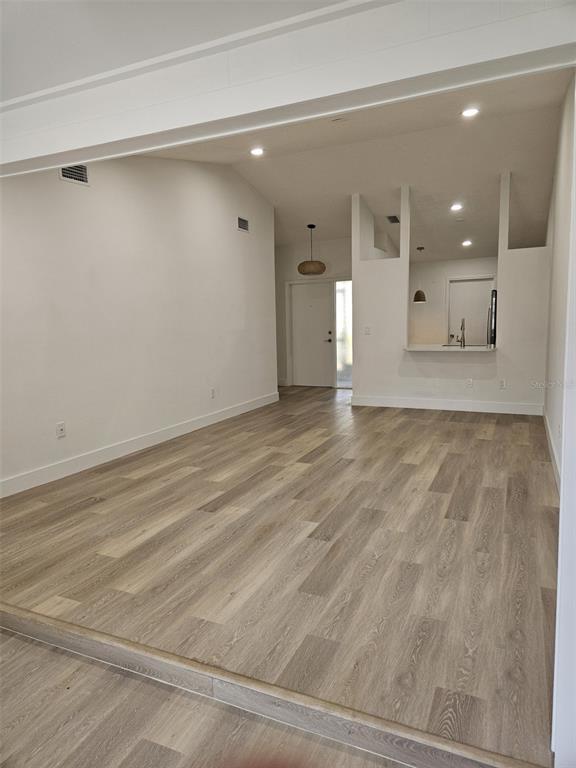 Building Photo - 339 Petrea Dr