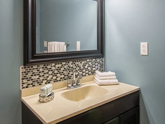 Building Photo - 1014 Stones Throw Dr NW