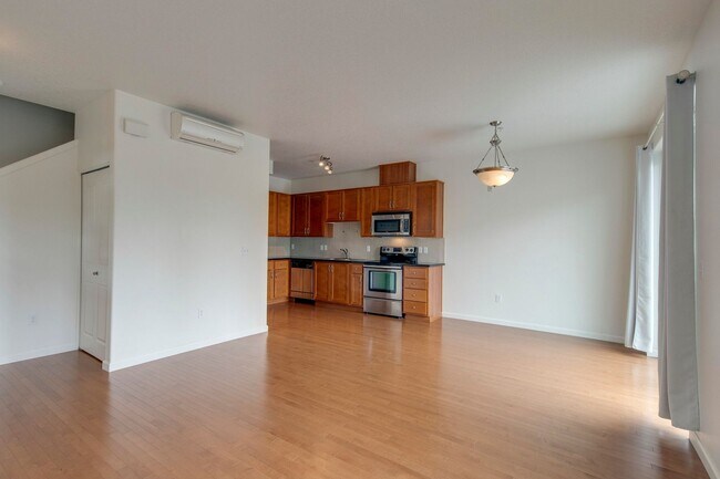 Building Photo - Timberland Falls Condo - 2bd, 2ba, 1011 sq...