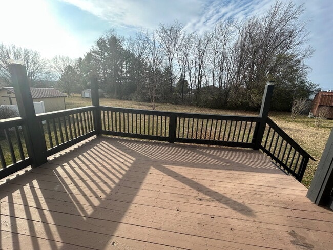 Building Photo - 3 BD 2BA Home with a Garage for Rent in Algood