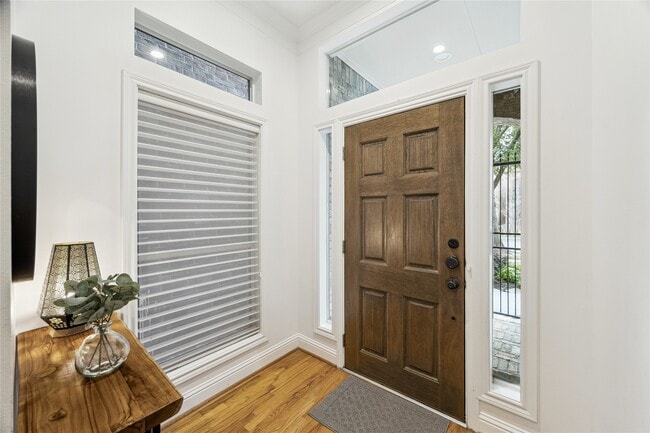 Building Photo - 5346 McCulloch Cir