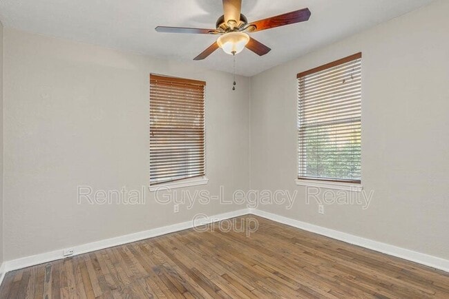 Building Photo - 4059 College St