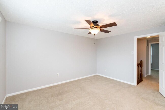 Building Photo - 3348 Raccoon Ct