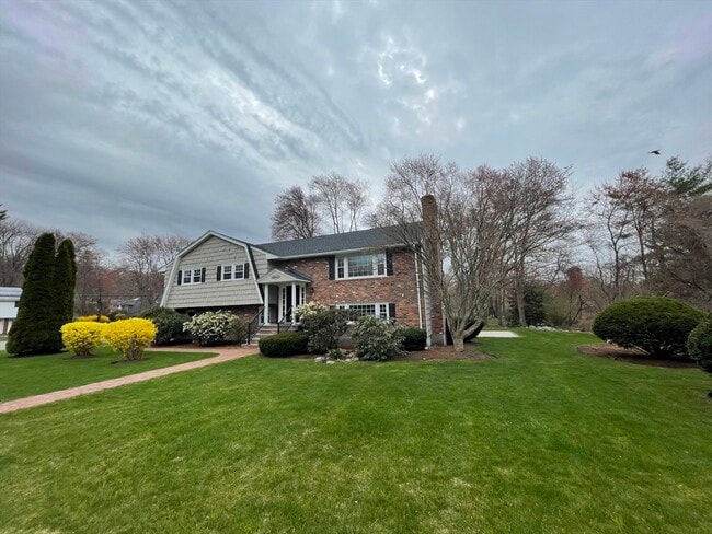 Building Photo - 2 Barrett Rd