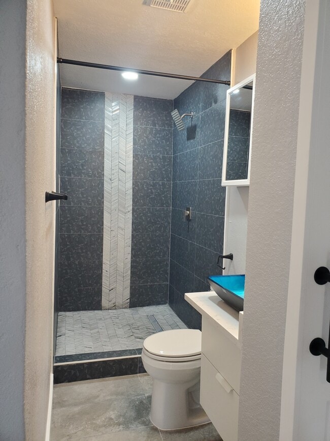 Building Photo - 2454 Australia Way E