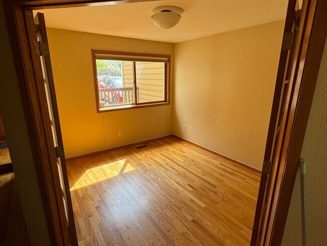 Building Photo - AMAZING LOCATION 3 Bed 2.5 Bath Townhome in Boulder near Campus
