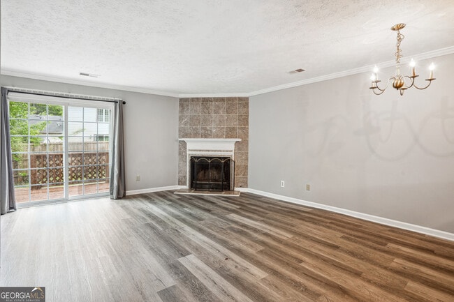 Building Photo - 2049 Charter Ln