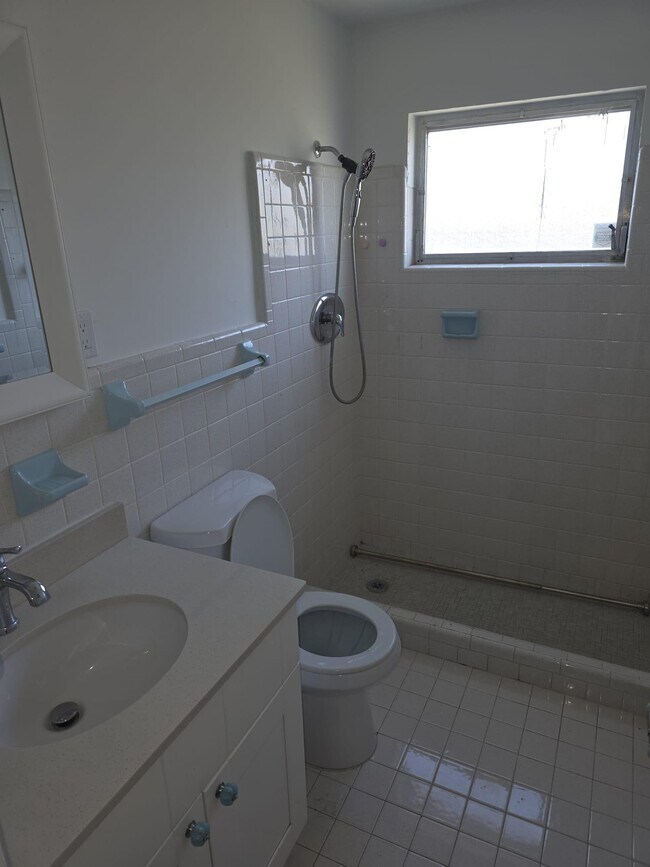Building Photo - 1871 Palm Acres Dr