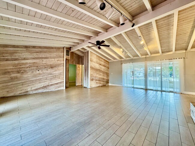 Building Photo - 1712 SW 5th St