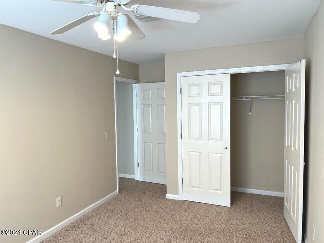 Building Photo - 1553 Mulberry Ave