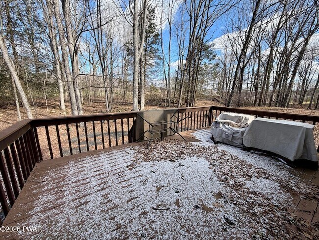 Building Photo - 811 Paddock Ct