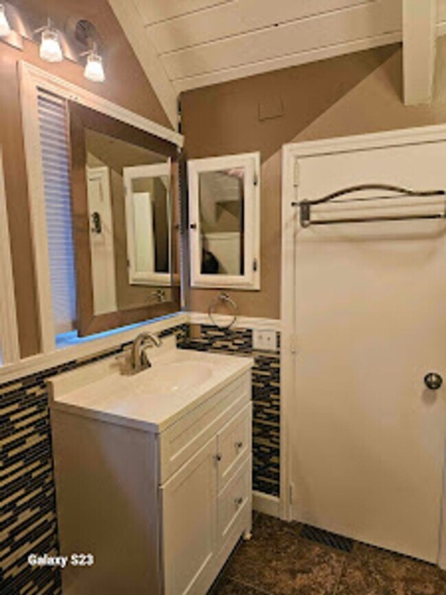 Building Photo - 2 Bedroom, 2 Bathroom home in Sudden Valle...