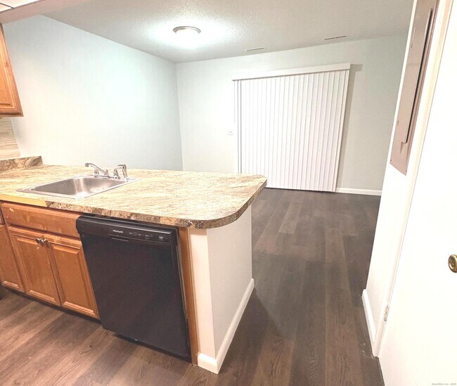 Building Photo - 9 Patricia Rd