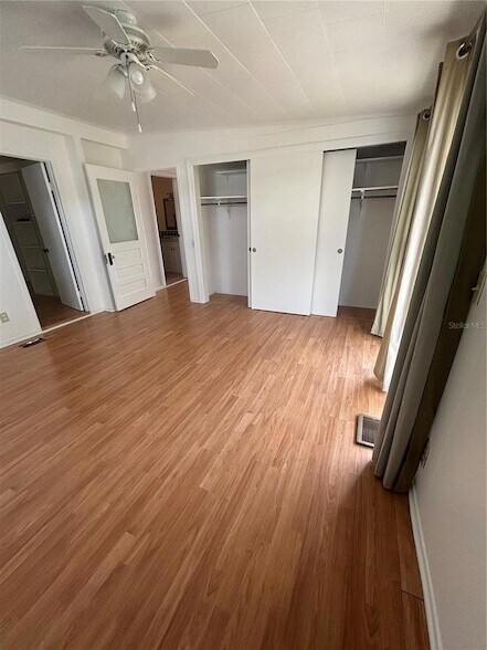 Building Photo - 5236 Kenwood Ave