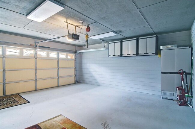 Building Photo - 6428 Paradise Point Rd