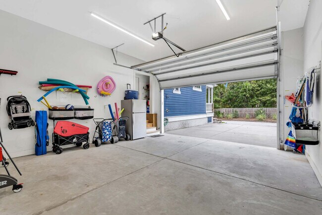 Building Photo - 36 Firethorn Ln