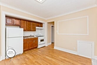 Building Photo - Beautiful Berwyn Apartment on Gunderson and 23rd!