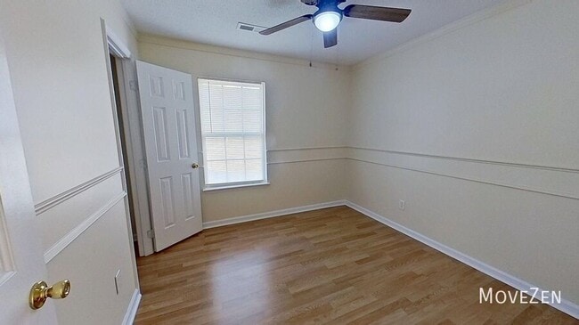 Building Photo - 903 Balfoure Dr