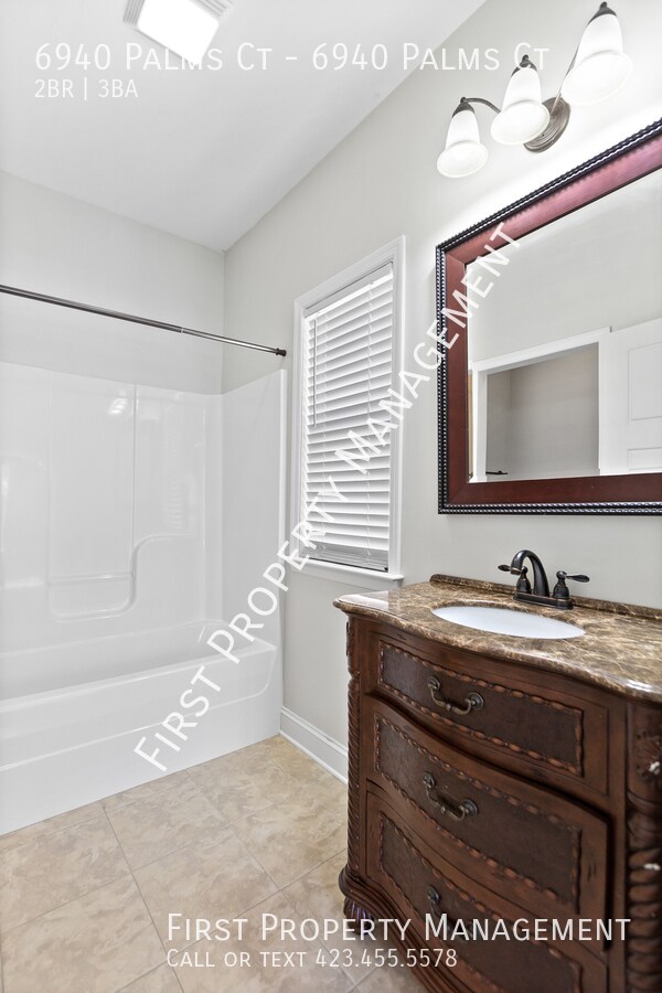 Building Photo - 6940 Palms Ct