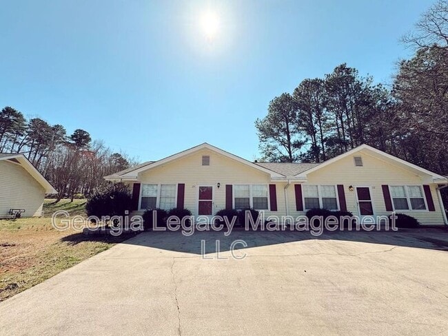 Building Photo - 113 Creek Side Dr