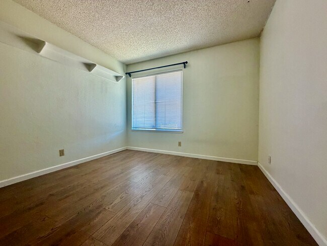 Building Photo - 821 St Lucia Ct