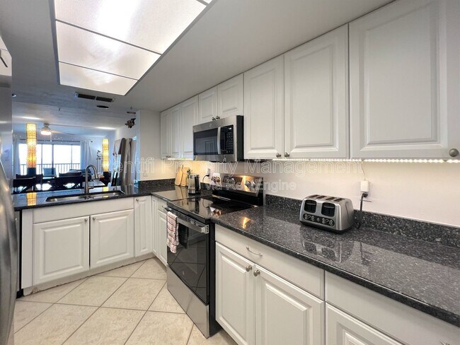 Building Photo - 2711 First Street