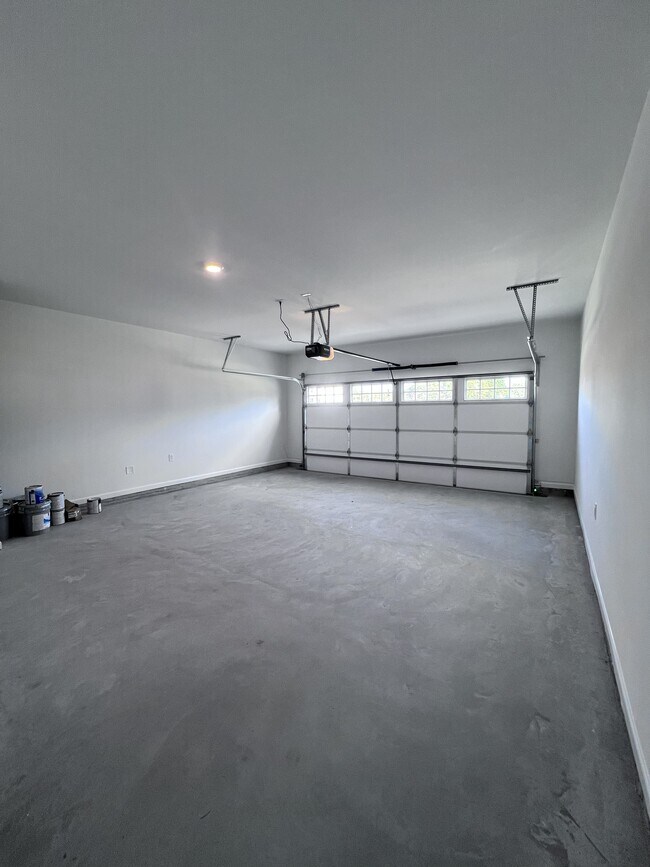 Building Photo - 6092 Knickerbocker Street