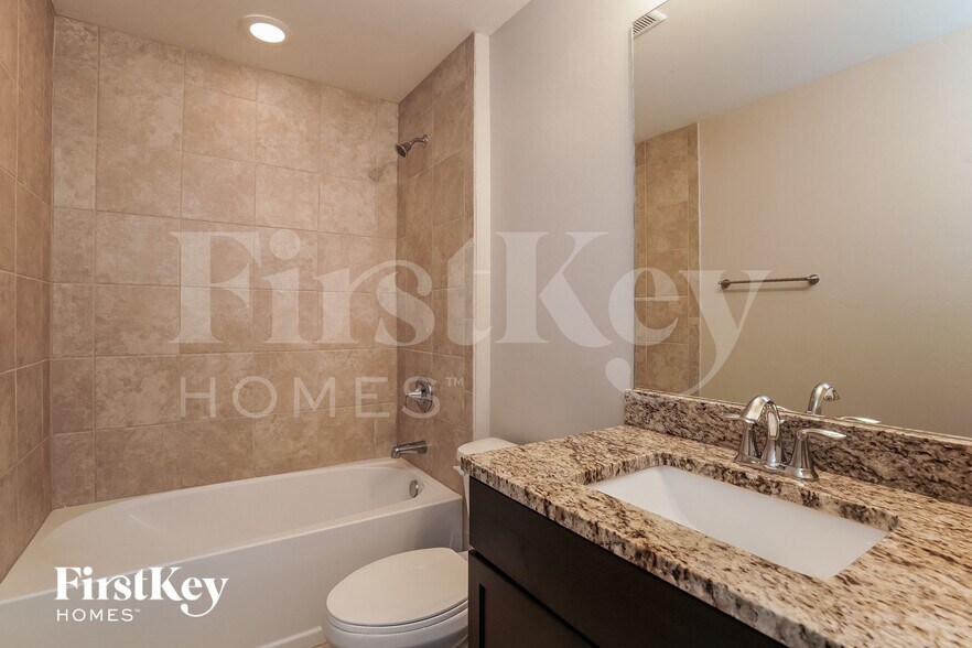 Building Photo - 2127 NW 41st Pl