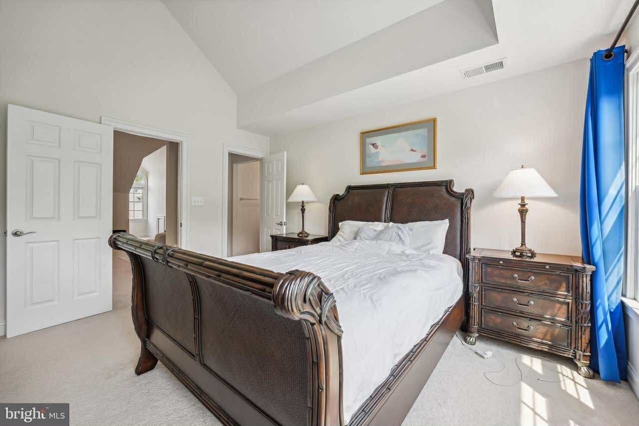 Building Photo - 10669 Yorktown Ct